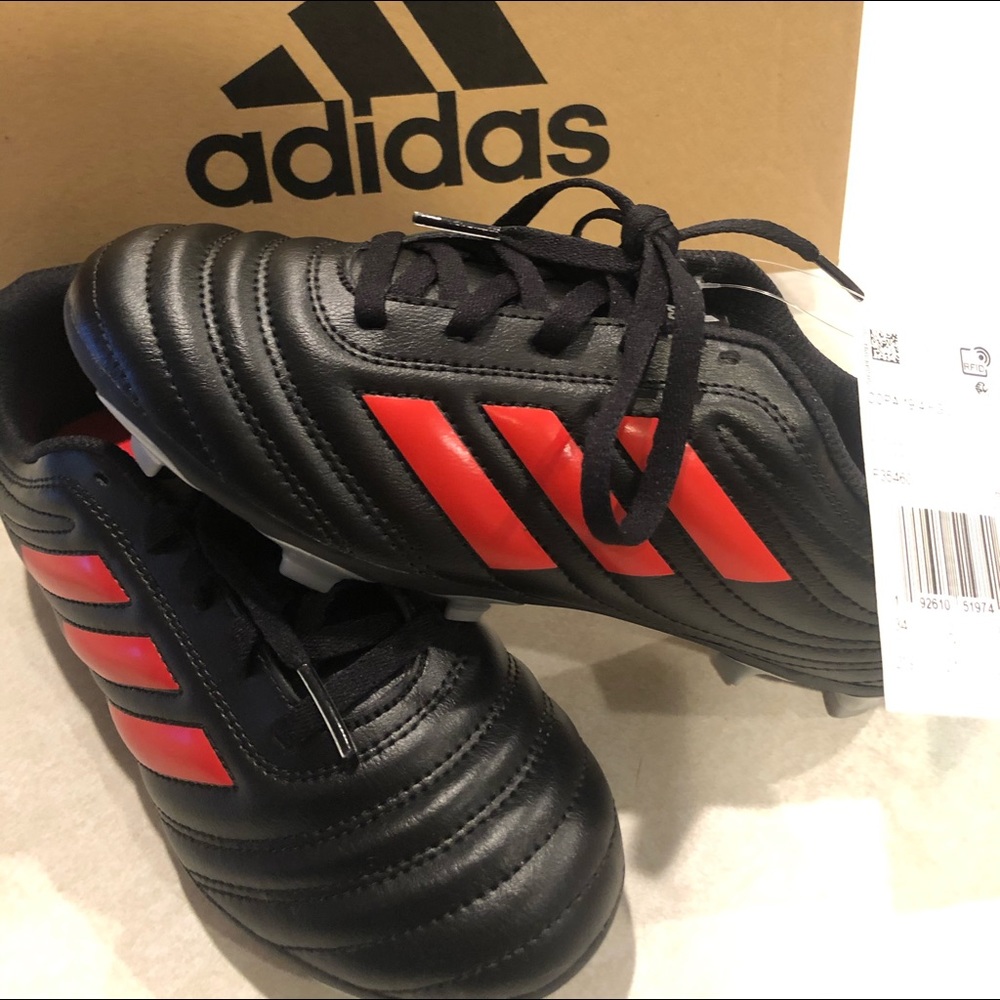 Soccer cleats